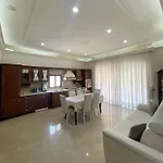 House Mari アパート *